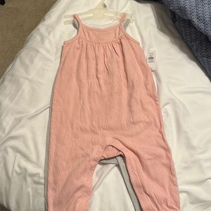 Old navy romper 12-18m NWT